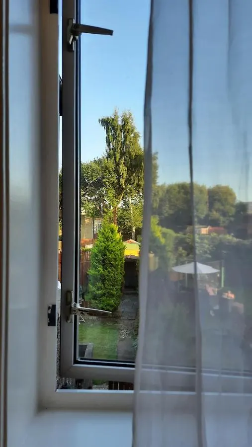 Homestay Lele'S Flat Edinburgh - 15 Minutes To Airport & City Centre United Kingdom